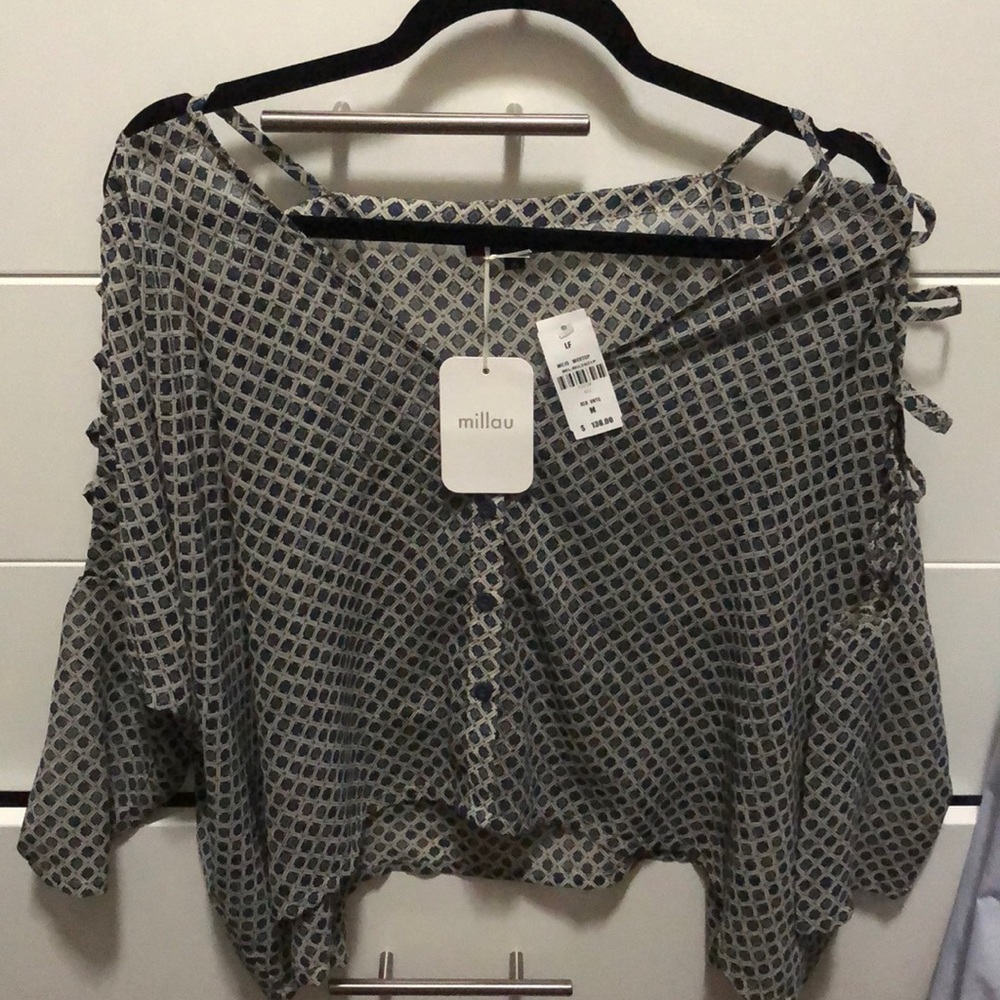 Millau brand cropped shirt with cold shoulders